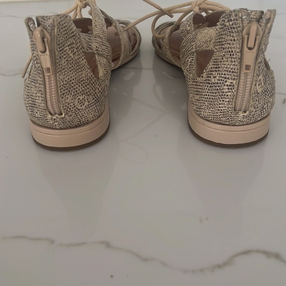 Nurture Gladiator Tan Snakeskin Strappy Sandals Size 6.5 - Picture 4 of 5